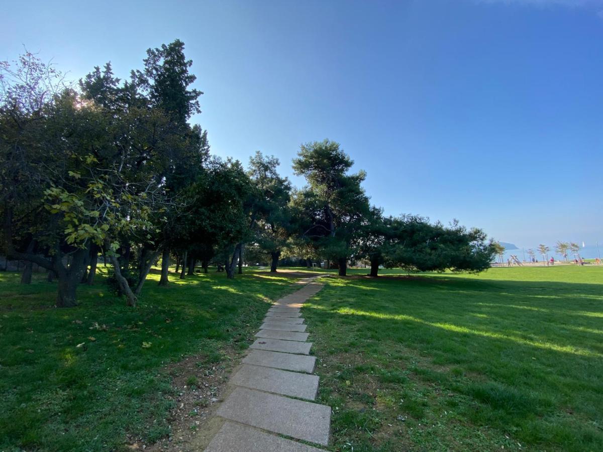Apartma Sinitus Izola Exterior foto